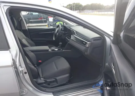 2026 Toyota Camry Le z USA, uszkodzony, nr VIN 4T1DAACK1TU211380